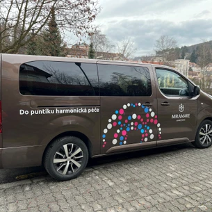 Hotelový transfer v lázních Luhačovice: pohodlně až do hotelů ROYAL SPA bez starostí